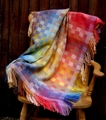 WOVEN SHAWL IN CARINO